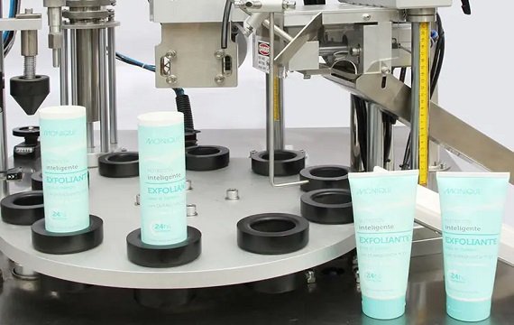 Máquina de Llenado y Sellado de Tubos de Aluminio